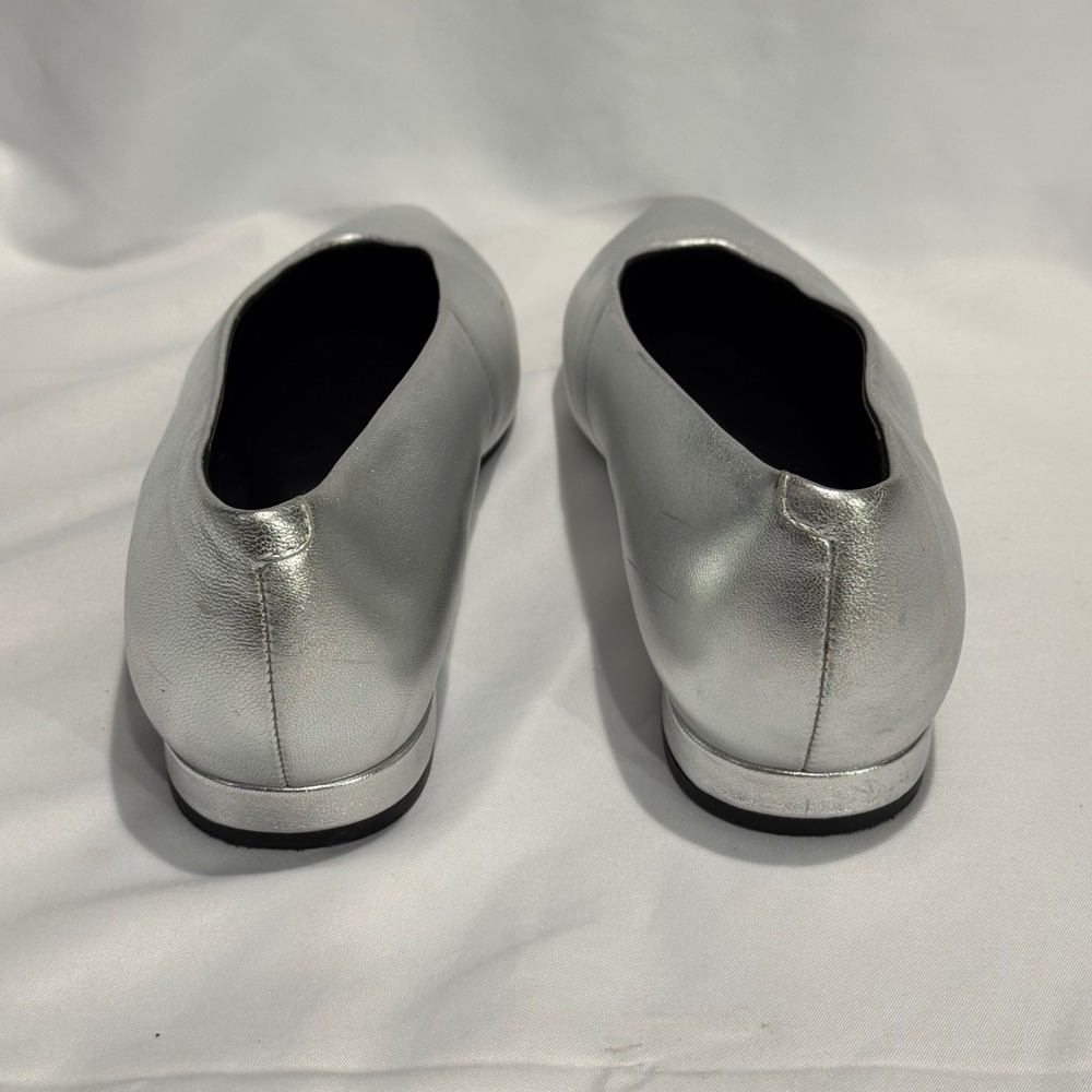 Marc Fisher LTD Gunner Flats Metallic Silver Leather Pointed Toe Slip On Size 8 - Picture 6 of 13